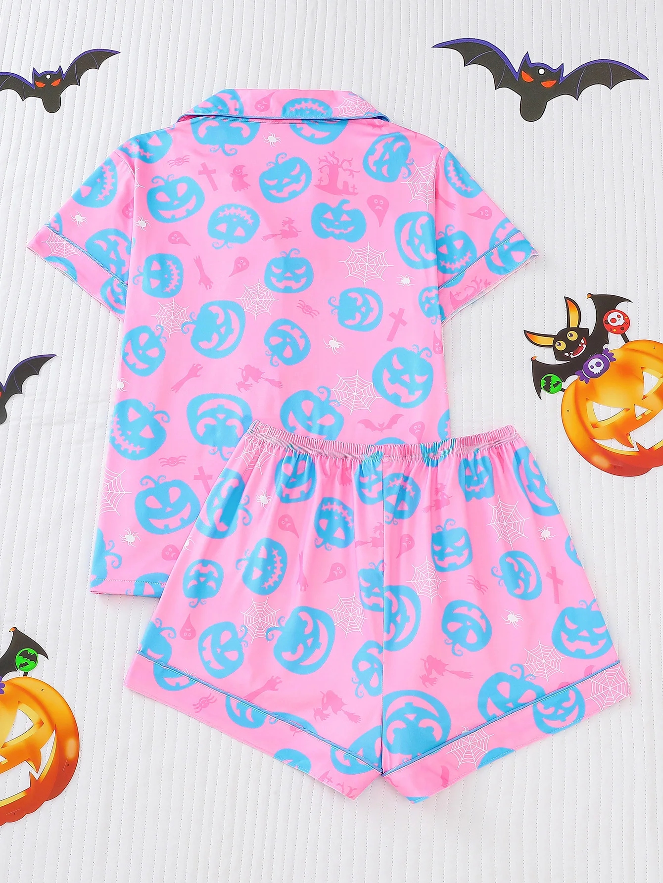 Halloween pumpkin bat print pajama set for women comfy short-sleeved roll-neck shirt and loose shorts loungewear for women