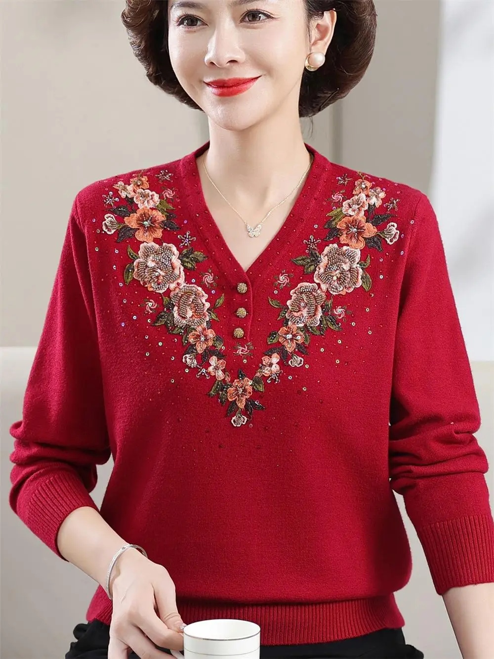 

Ele Embroidered Long Sve Top Thin Fem Faion Middle-Aged Mommy Sle Base Layer irt for Middle-Aged Women
