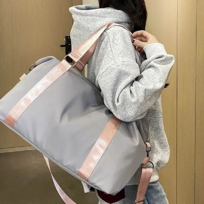 

New 2025 Summer New Women's Yoga Fitness Handbag Large Capacity Dry Wet Separation Wear Resistant Waterproof Travel Bag