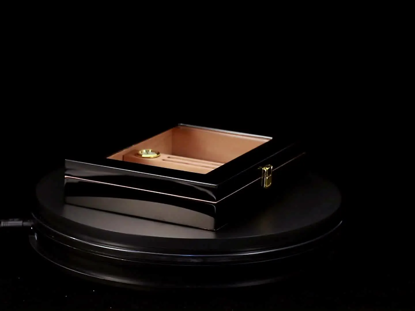 

Cigar Humidor Box Mini Portable Glass Top Handcrafted Cedar Wooden Cigar Cigarette Case with Hygrometer and Humidifier