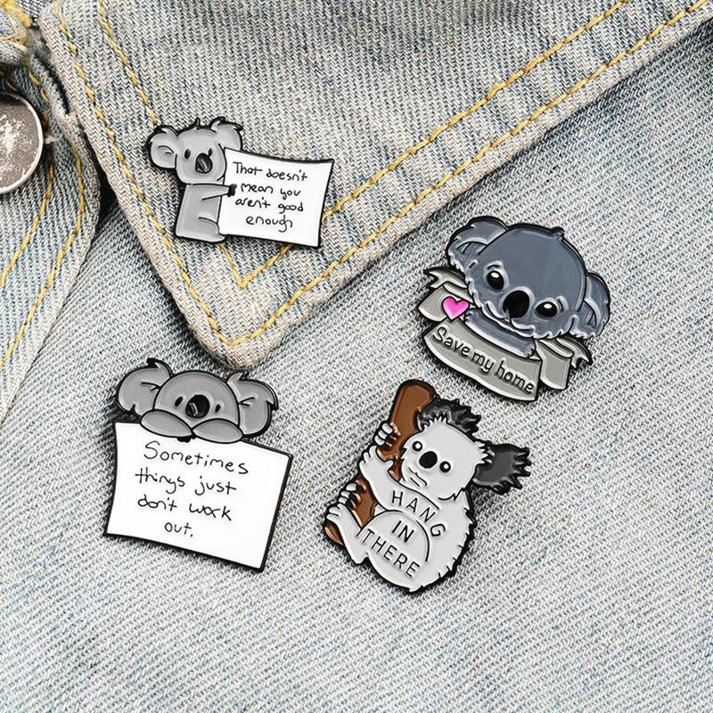 Pinos de esmalte personalizados para lapela, urso e pinheiros Emblema Fivela Jóias Animal, presente para amigo, salvar minha casa, Koala dos desenhos animados