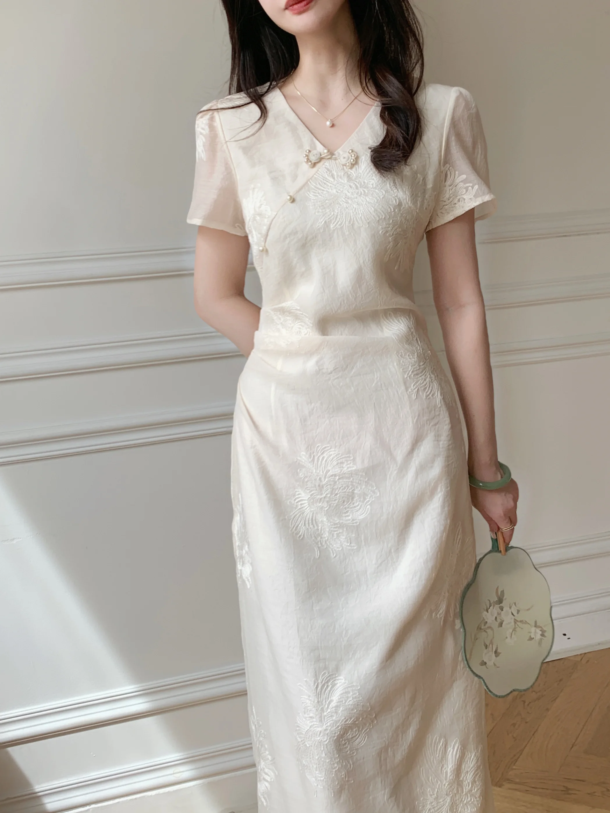 

Elegant Summer Wedding New Chinese Style National Trend White Embroidered Pearl Button Modified Qipao Dress SuSu Home