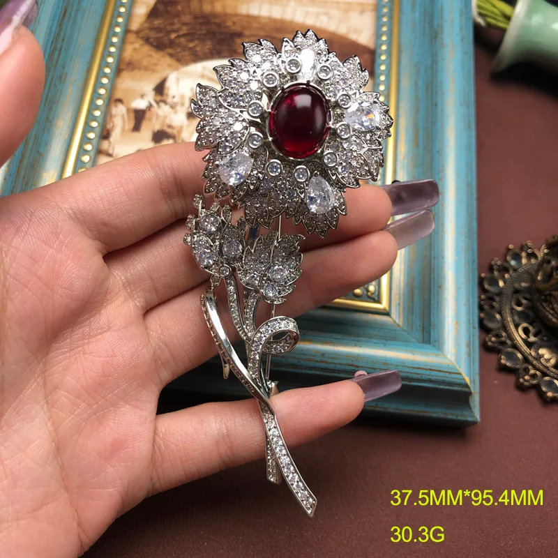 Vintage Style Exquisite Fashion Chest Flower High-End Three-Dimensional Flower Inlaid Zircon Brooch Versatile Women Jewelry