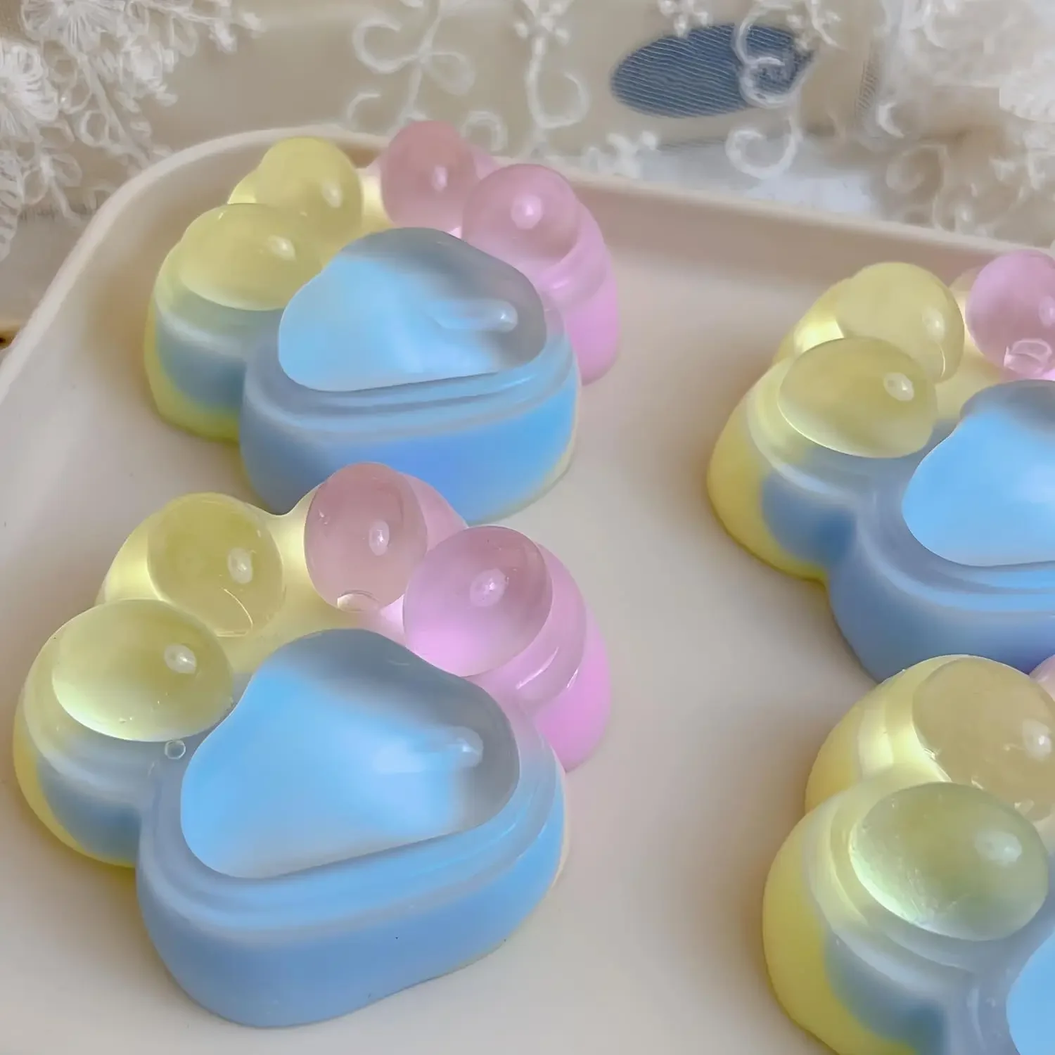 

Taba Squishy Cat Paw Squeeze Toys Super Soft Squeeze Sensory Fidget Toy for Stress Relief Fun Sticky Squishies for Kids Adults