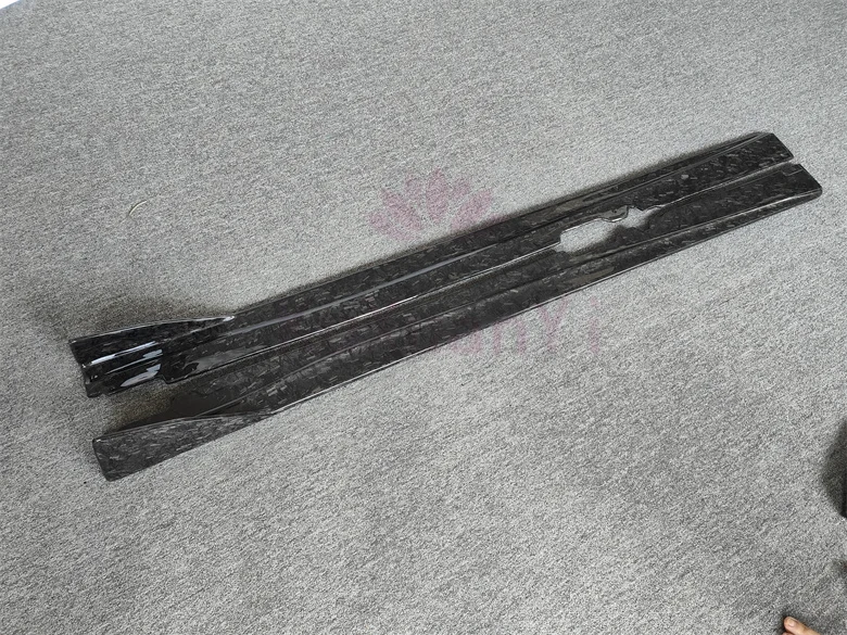 High end carbon fiber side skirt front lip rear diffuser spoiler for Ferra ri F12 modified DMC appearance body kit