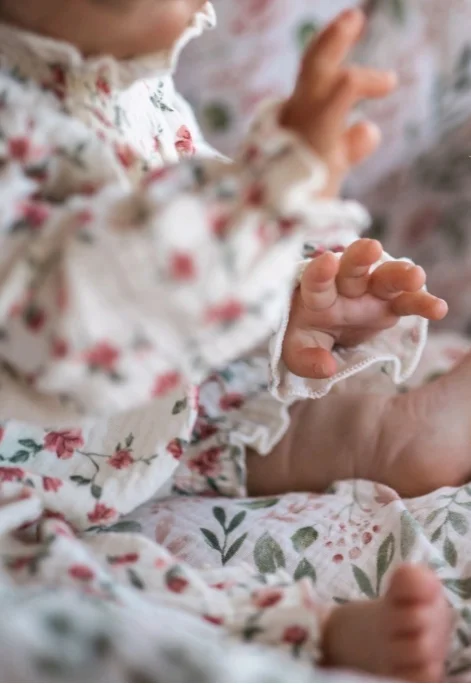 

St.Store Sole Supply 23inch Reborn Doll Ellie WIht White Hair Details Painted By Hand