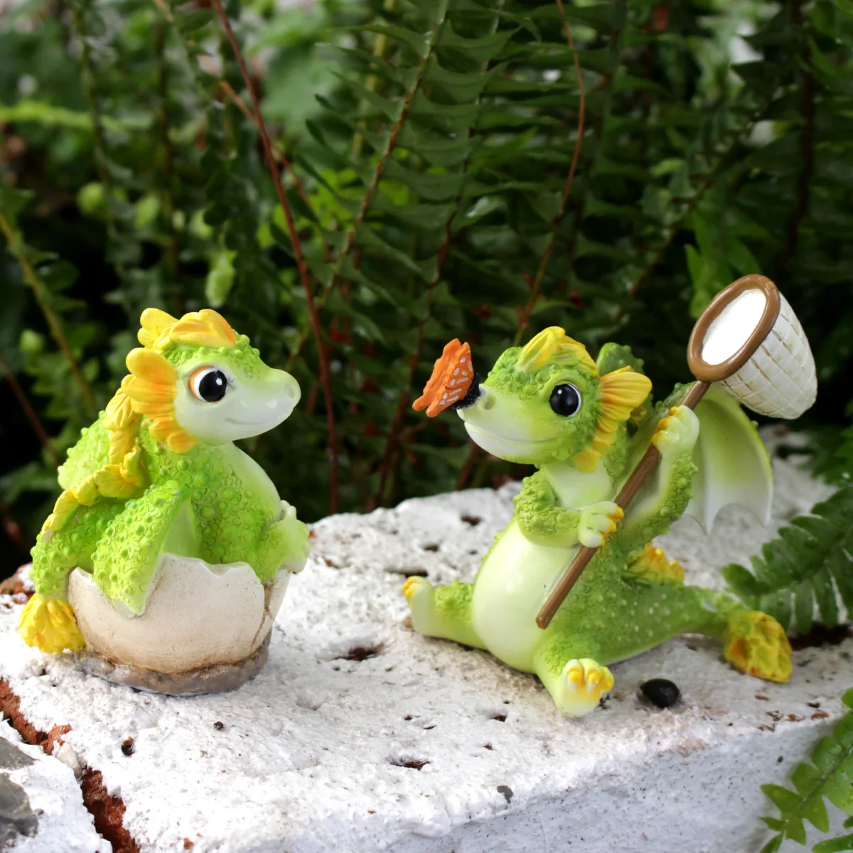 

2pcs/set Adorable Miniature Dragon Sculptures - Weatherproof Outdoor Decor for Garden, Lawn & Water Feature
