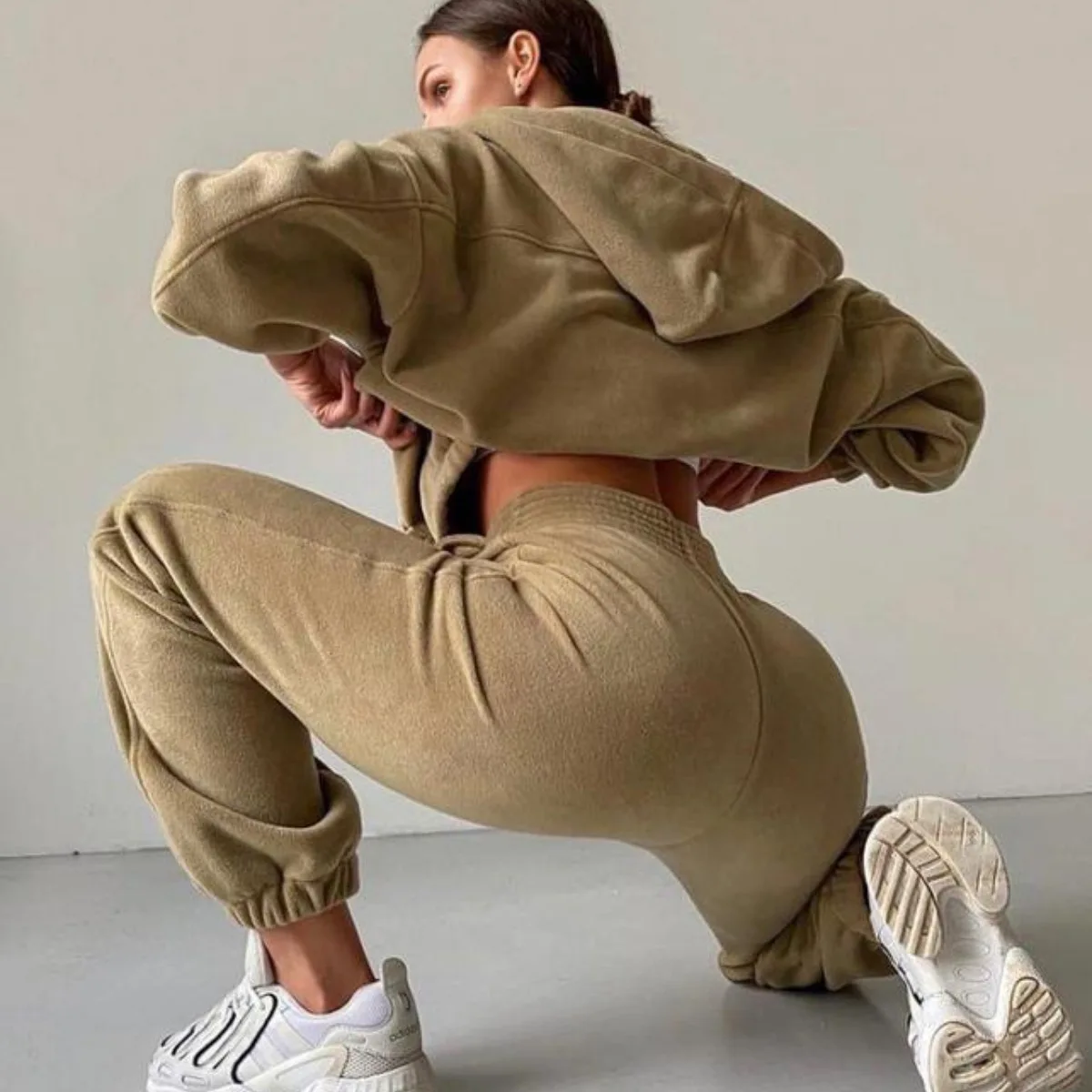 

Female Loose Zipper Pocket Hoodie Sport Two Piece Pants Set Women Casual Fashion Polar Fleece Suits Solid Color Long Sleeve Fall