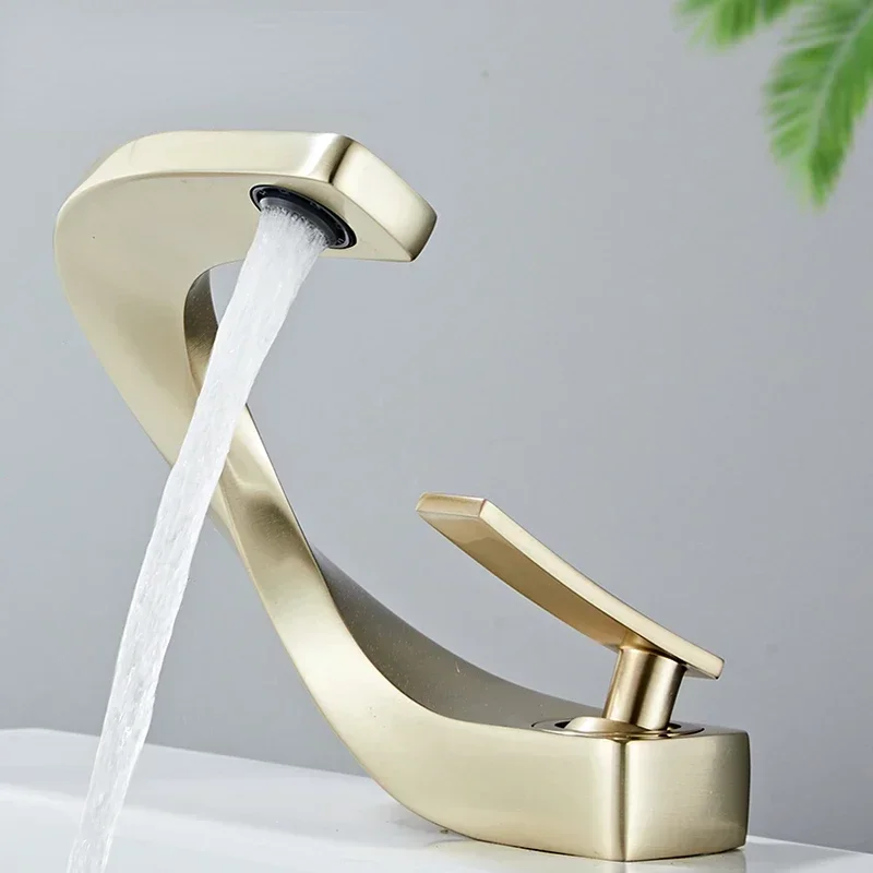 Brass Bathroom Basin Faucet Hot and Cold Water Washbasin Taps Creative Luxury Sink Faucet Deck Mounted Torneira Banheiro Vintage