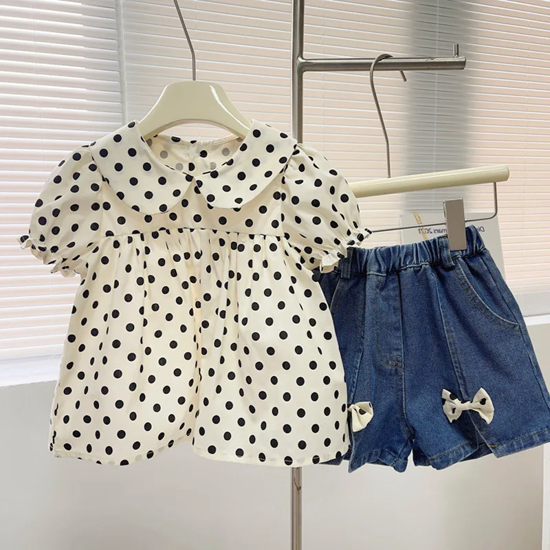 

2024New Summer Girls' Shirt Outfit Puff Sleeve Polka Dot Shirt Denim Shorts Two-Piece Set