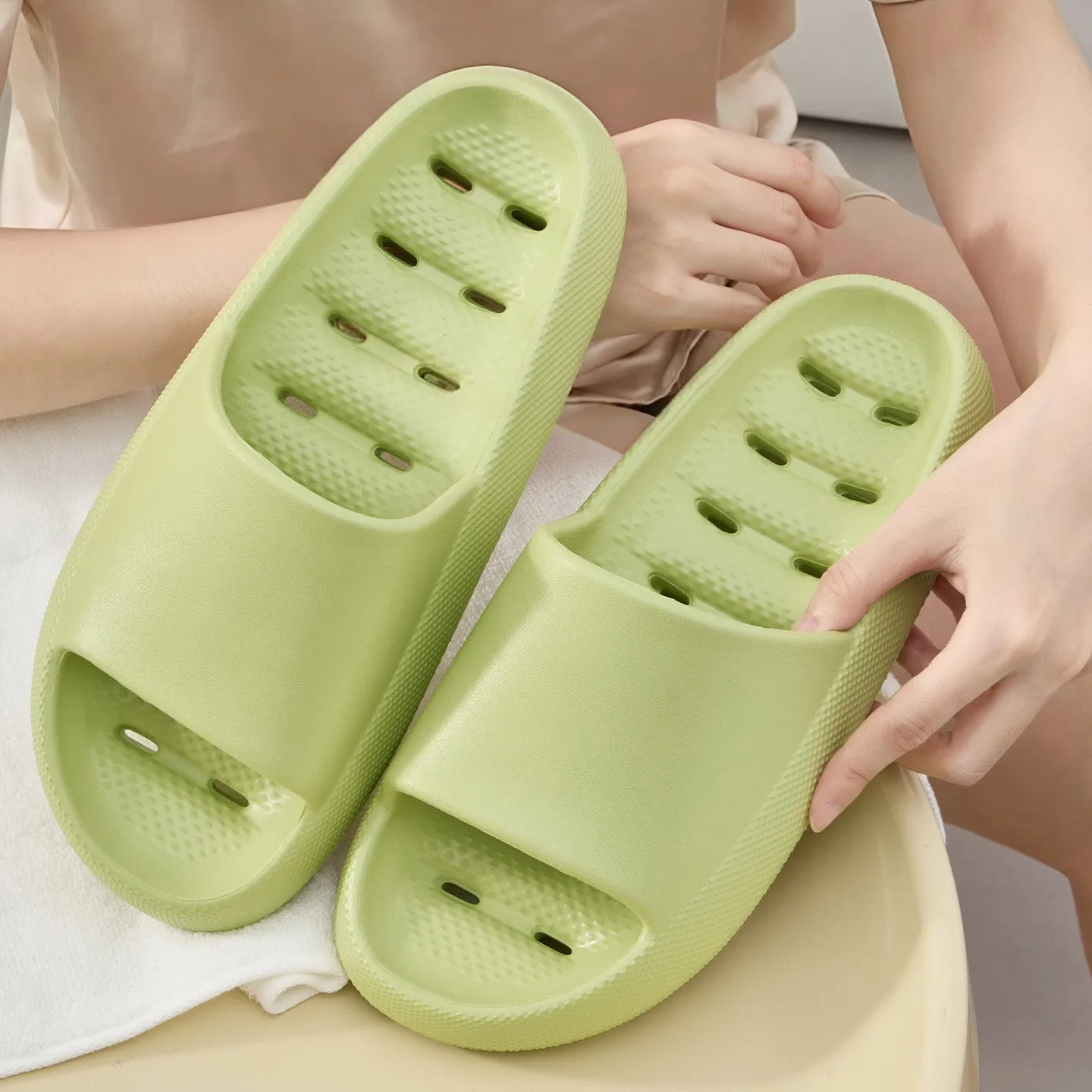 Women Bathroom Slippers Summer Men's Breathable Flip Flops Home Soft EVA Flats Non-Slip Couples Shower Quick-Drying Slippers