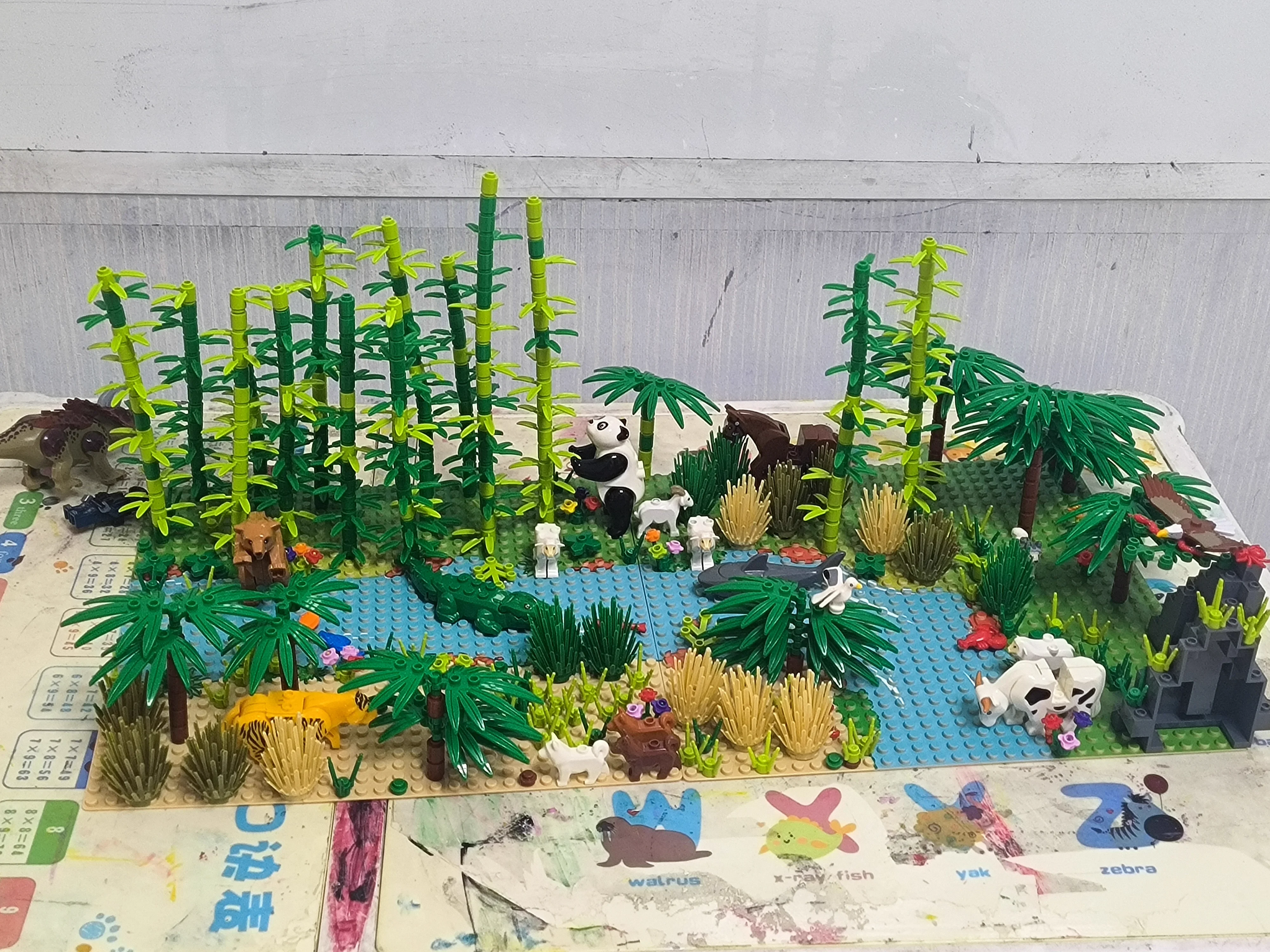 

Новый набор строительных блоков для сцены джунглей, набор «сделай сам» с тропическим тропическим лесом и опорной пластиной, совместимые кирпичи для детей