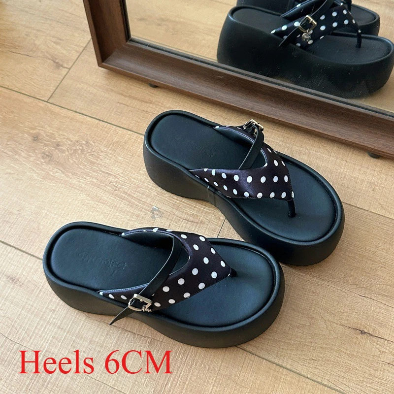 Trendige Keilabsatz-Sandalen für Damen mit Polka-Dot-Muster und Clip-Zehenriemen, Sommer-Sandalen mit Hohem Absatz, Bequeme Strand- und Urlaubsschuhe, Flip-Flops
