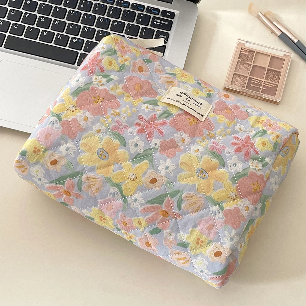 1Pc Vintage Flower Women Handbag Quilted Bag Portable Cosmetic Makeup Travel Oraginzer Zipper Bags Lipstick Storage Mini Pouch