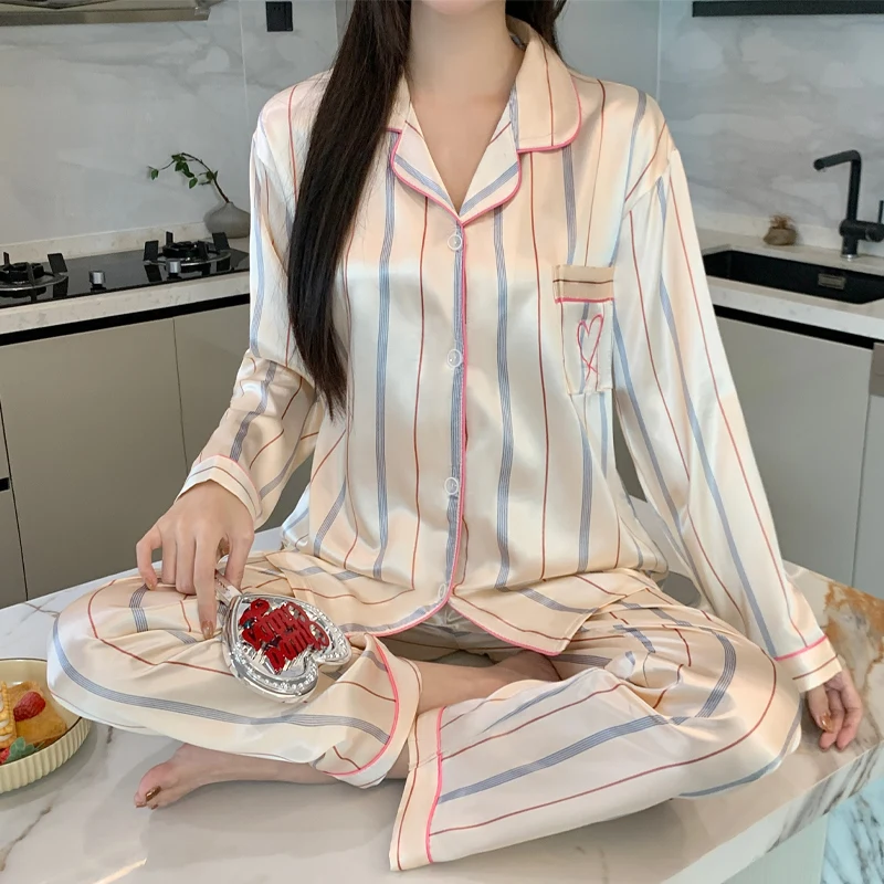 

Весенний комплект женской пижамы 2026 года: шелковистый, в полоску с принтом в виде сердец, из двух предметов, с длинными рукавами и брюками полной длины, для сна