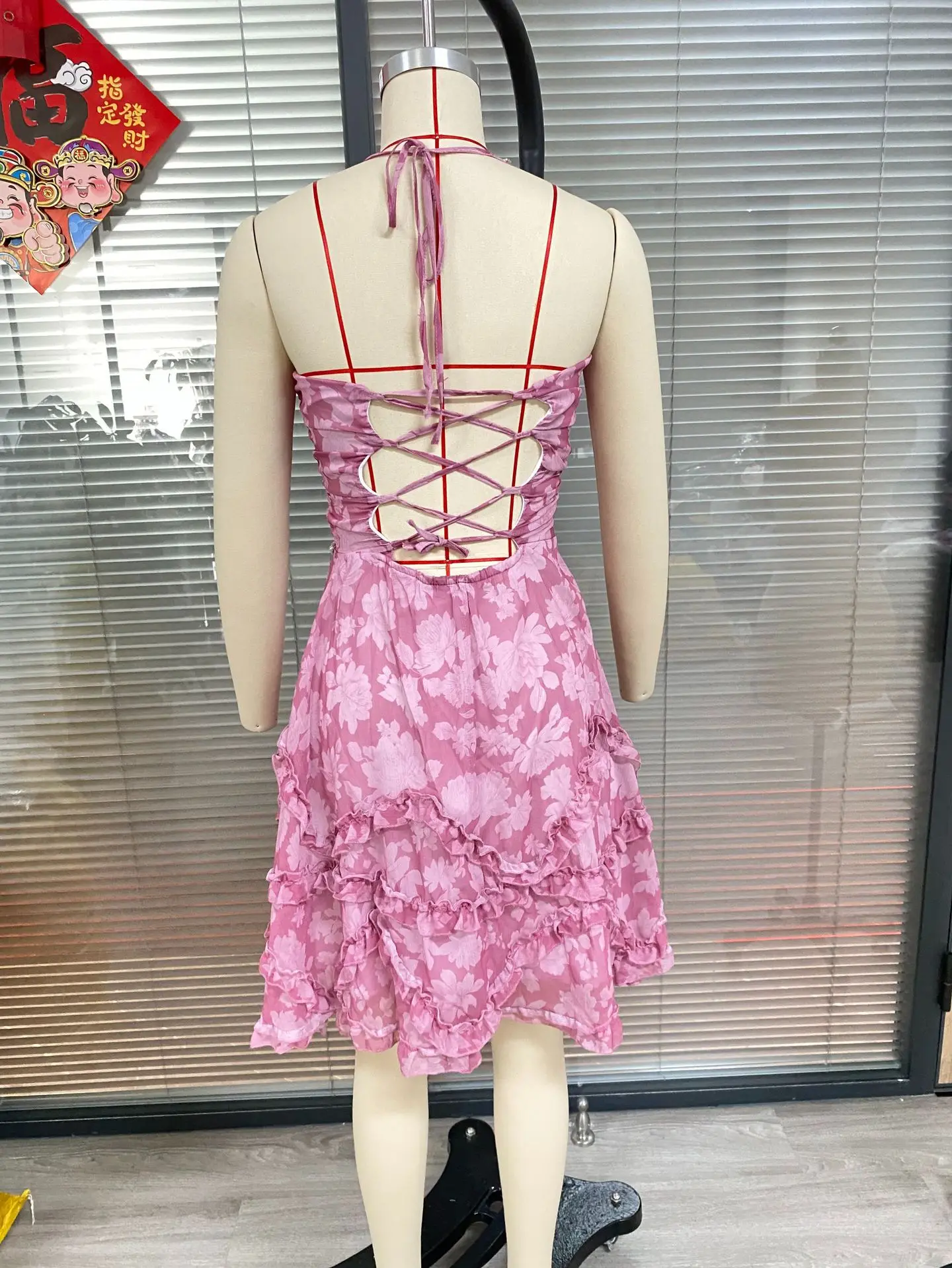 Moda impressão em camadas cinta vestidos primavera feminino sem mangas com decote em v vestido sem costas verão cintura alta pescoço montado mini vestido