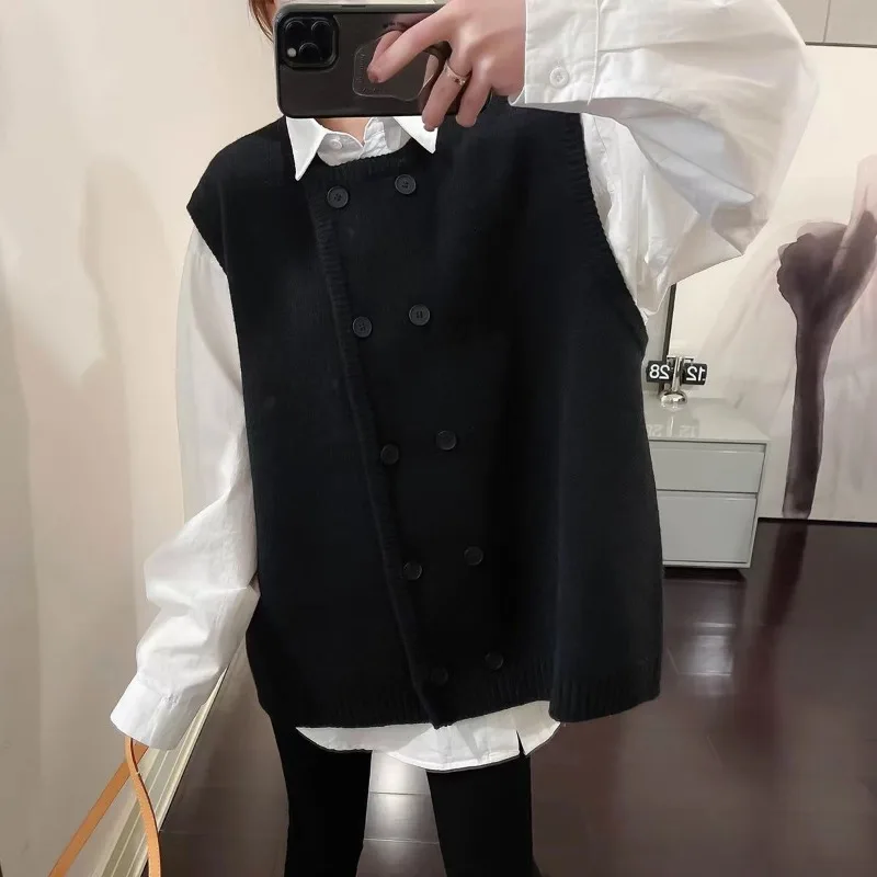 سترات متماسكة مقاس كبير للنساء في العرض ملابس عصرية دافئة 2025 صدرية فاخرة كلاسيكية بدون أكمام سترات نسائية متينة