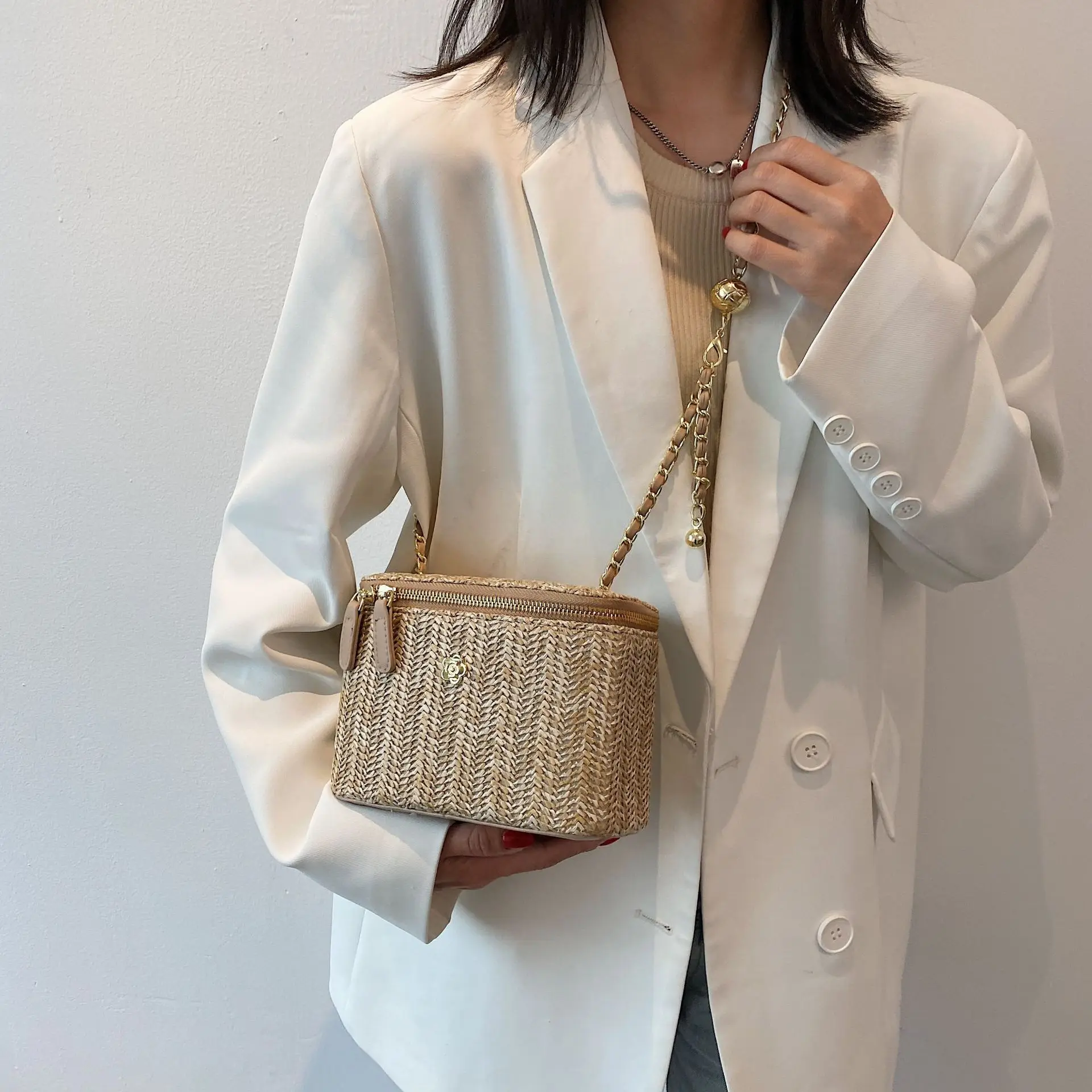 2026 Sommer Mini Stroh-Bucket-Crossbody-Tasche für Damen – Geflochtene Damenhandtaschen und -geldbörsen mit Kette, einfache Umhängetaschen – Detail 19