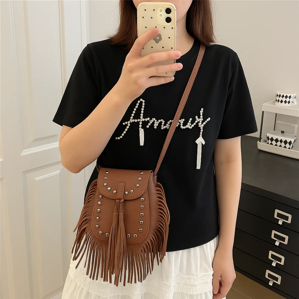 

Retro Riveted Tassel Shoulder Bag Korean Style PU Leather Handbag Large Capacity Bohemian Style Crossbody Bag Women