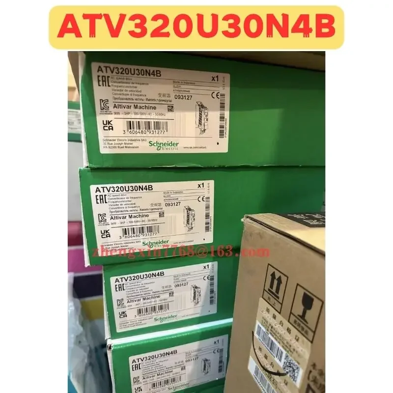 Novo conversor de frequência original ATV320U30N4B