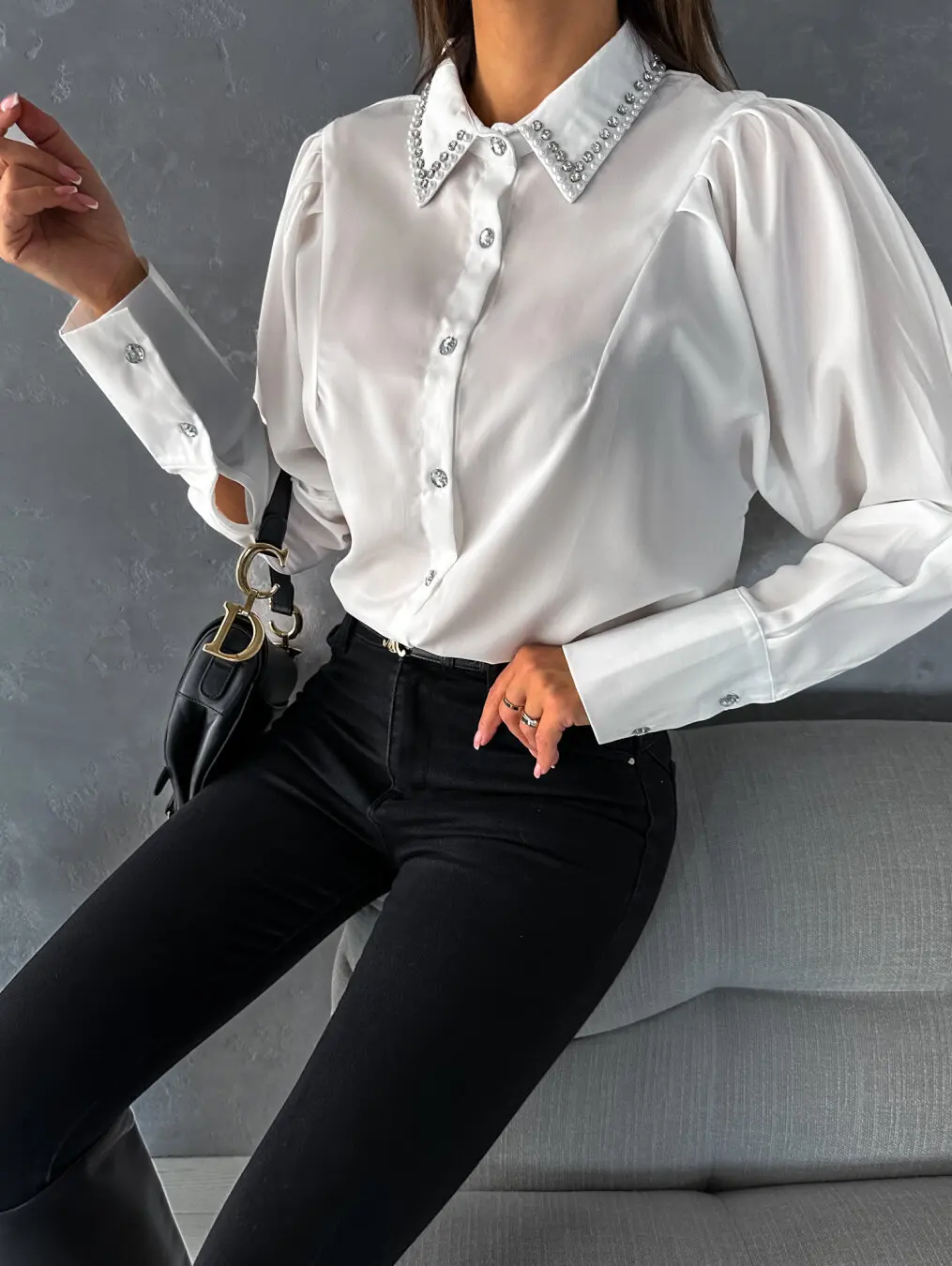 

Spring And Summer Fashion Design With Diamond Studded Loose Solid Color Long Sleeved Button Down Commuter Shirt For Women