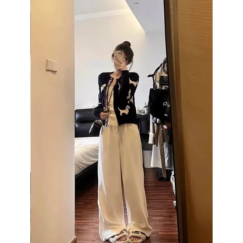 

Autumn New Versatile Dog Jacquard Twist Lazy Round Neck Knitted Cardigan