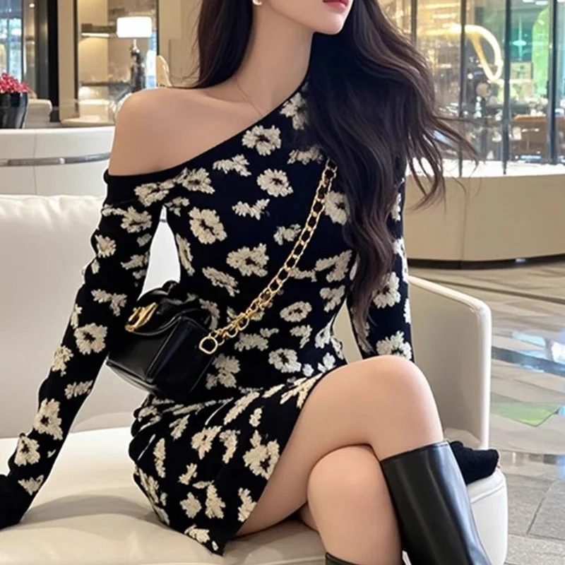 Fashionable Sexy Sk… - image