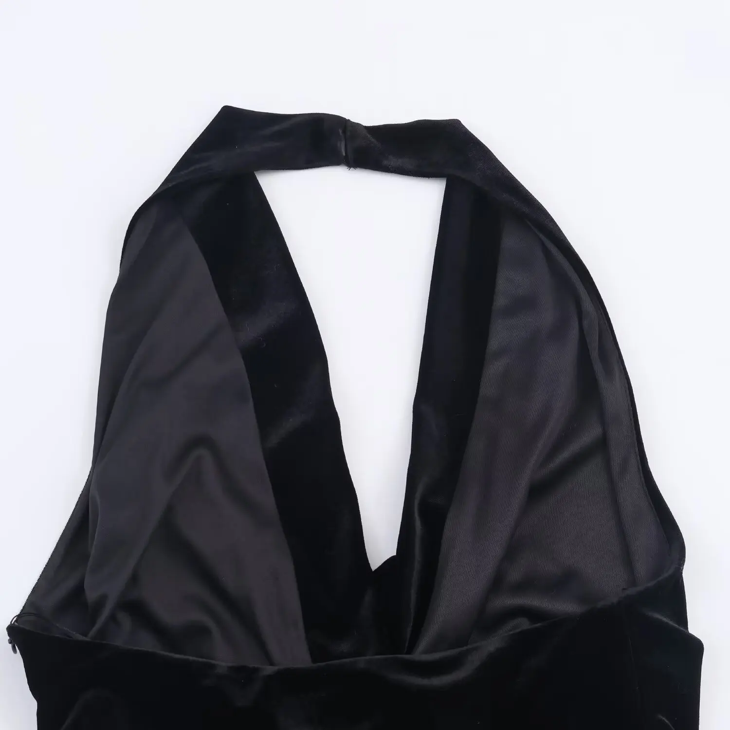 Sukienka z frędzlami z aksamitu, krótka, damska, modna, jesienno-zimowa, na przyjęcie urodzinowe, seksowna, z dekoltem typu halter, dekolt w serek, francuski szyk, damska odzież wieczorowa.