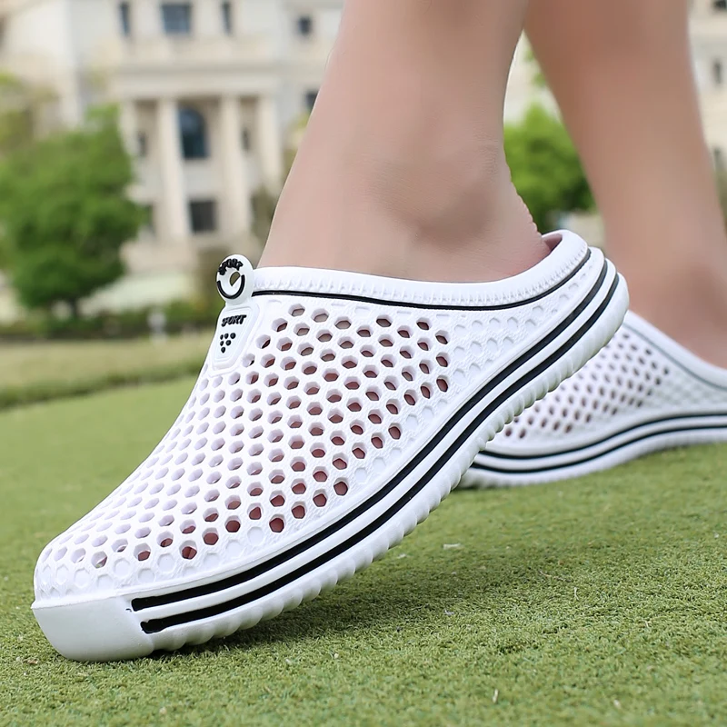 

2026 Women Shoes Beach Slippers Unisex Hollow Out Casual Couple Beach Sandal Flip Flops Shoes Non-slide Mens Slippers
