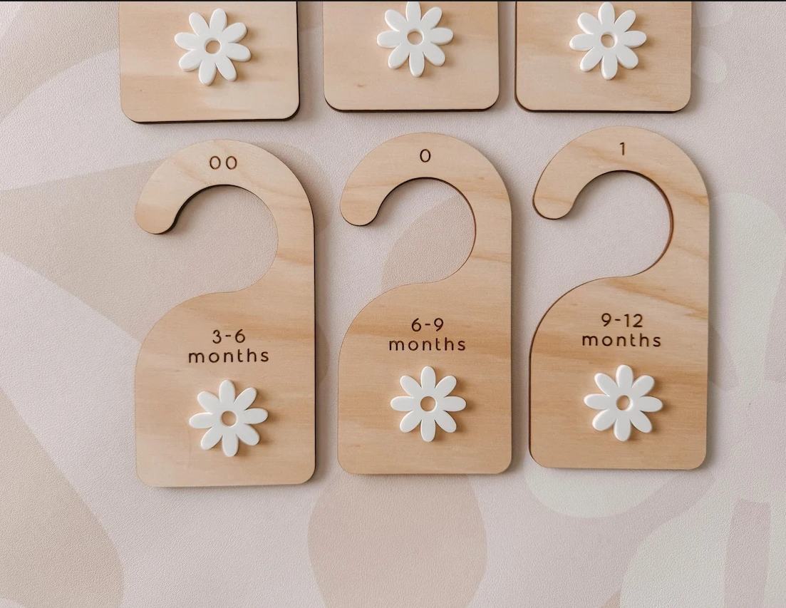 7pcs Wooden Wardrobe Dividers Daisy  Wooden Hang Baby Clothes hangers - Nursery Decor - Wardrobe Divider