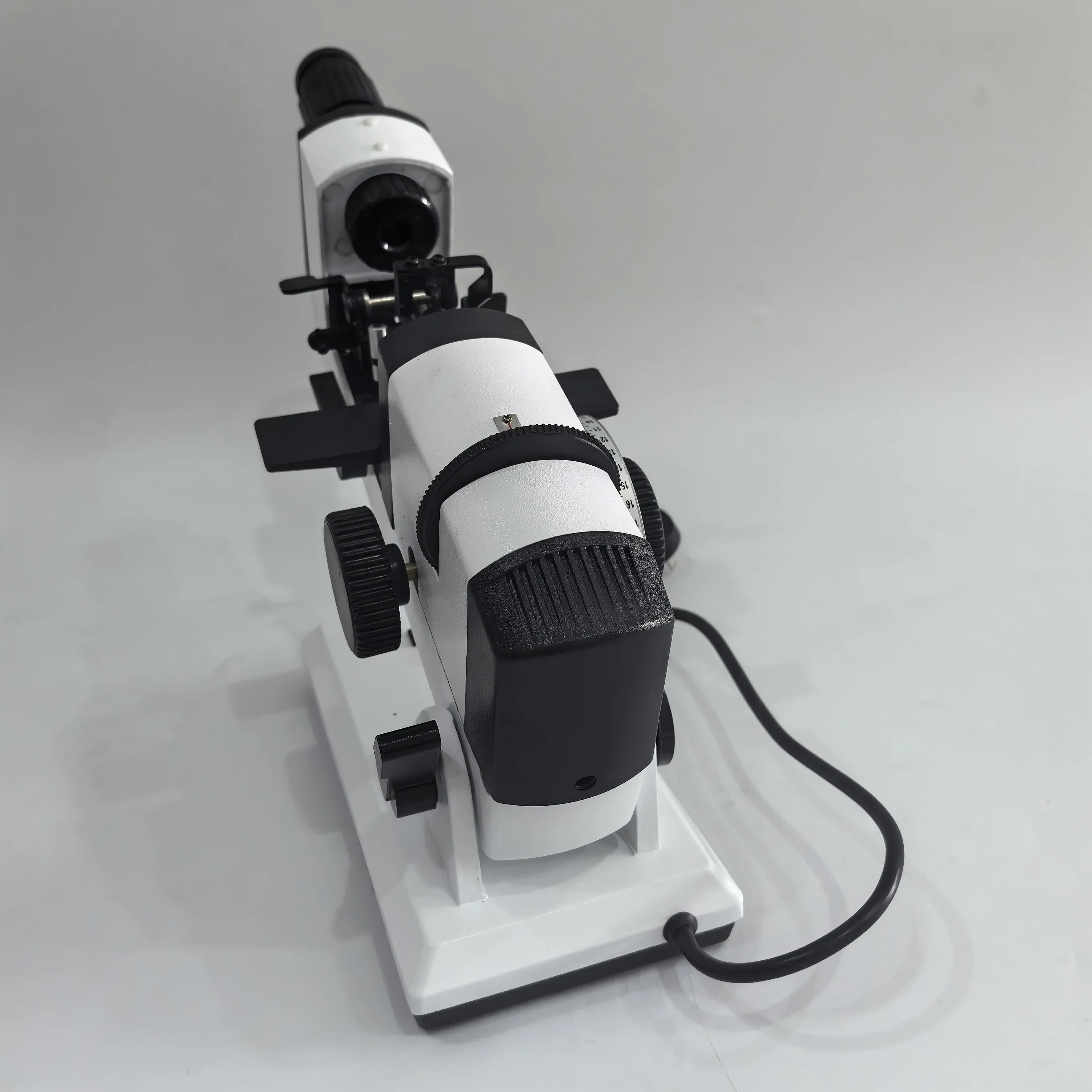 NJC-4 مقياس العدسة اليدوي |   آلة قياس العدسات الضوئية للنظارات واستخدام طب العيون ±20D ±5D