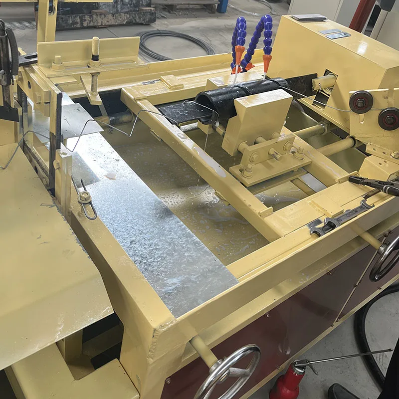 Máquina de malla de alambre Cyclone, modelo económico manual de bajo costo para pequeños negocios de procesamiento de cercas Cyclone para nuevas empresas emergentes.