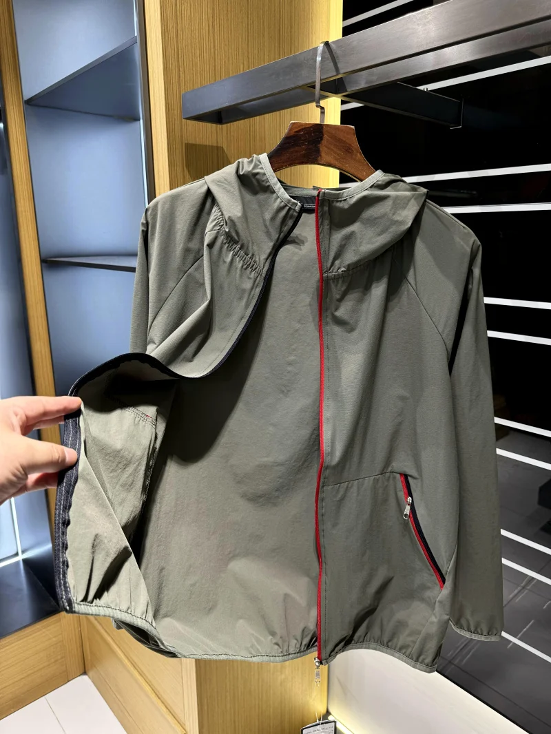 

Lightweight Breathable Summer Men's Casual Hooded Sun Protection Jaet Zipper ket Faionable Outerwear Loose Fit Long Sl...