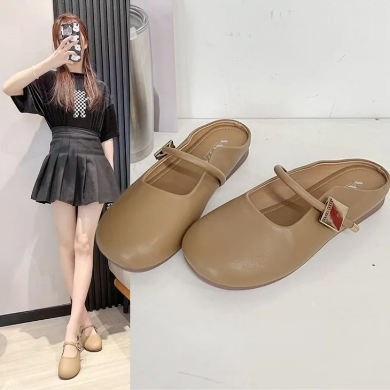 2024 New Women Casual Slippers Summer Fashion Versatile Retro Slip on Flats Bottom Anti Slip Soft Bottom Mules Woman Sandals