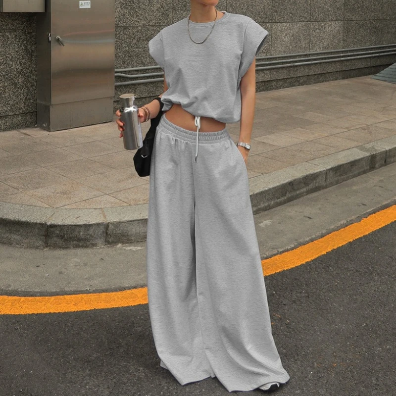 

2026 Hot Selling New Personalized Loose Feeling Solid Color Sleeveless Top and Floor Length Wide Leg Pants Two-piece Set