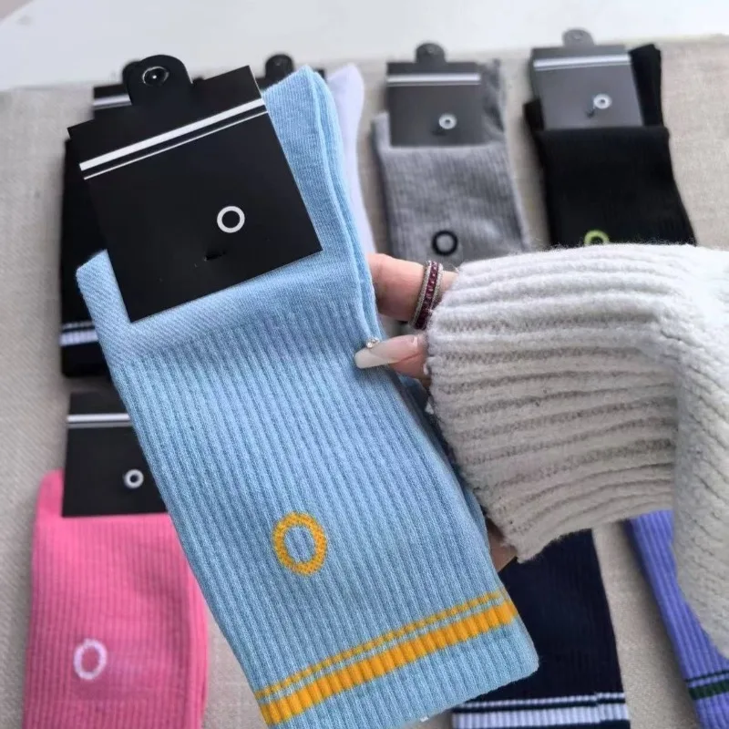 5 Pasang Kaus Kaki Putih Wanita Kaus Kaki Wanita AL Gerakan Sejuk Katun Kaus Kaki Panjang Sedang Penyerap Keringat Sejuk Semua Musim