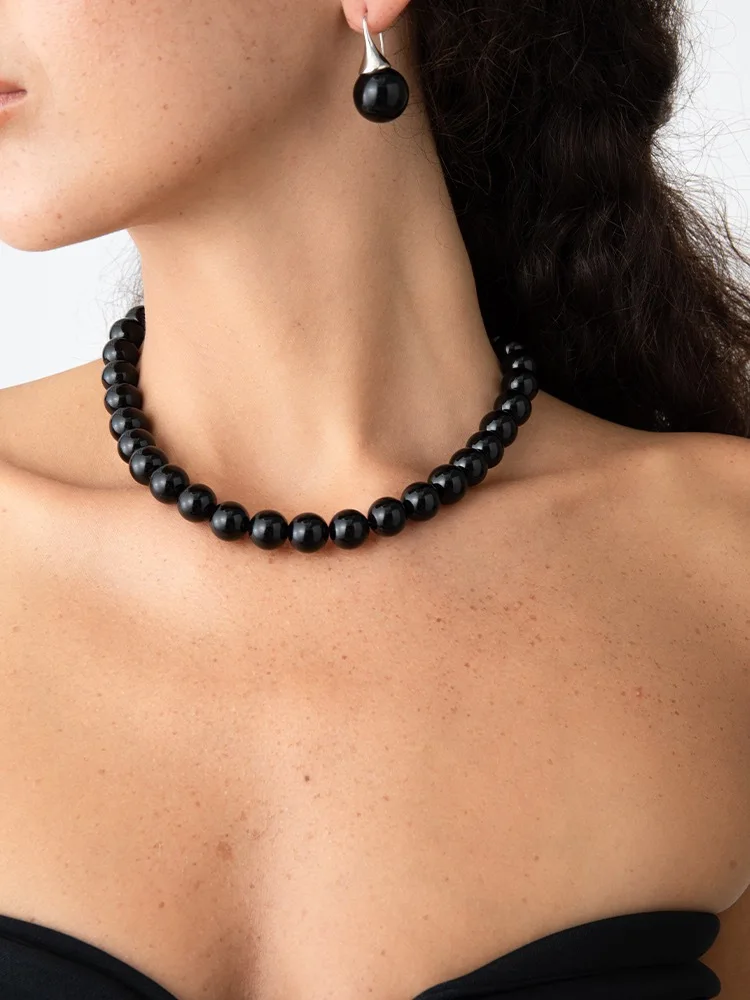 Black agate ins niche transparent seamless magnetic suction collarbone chain neck chain