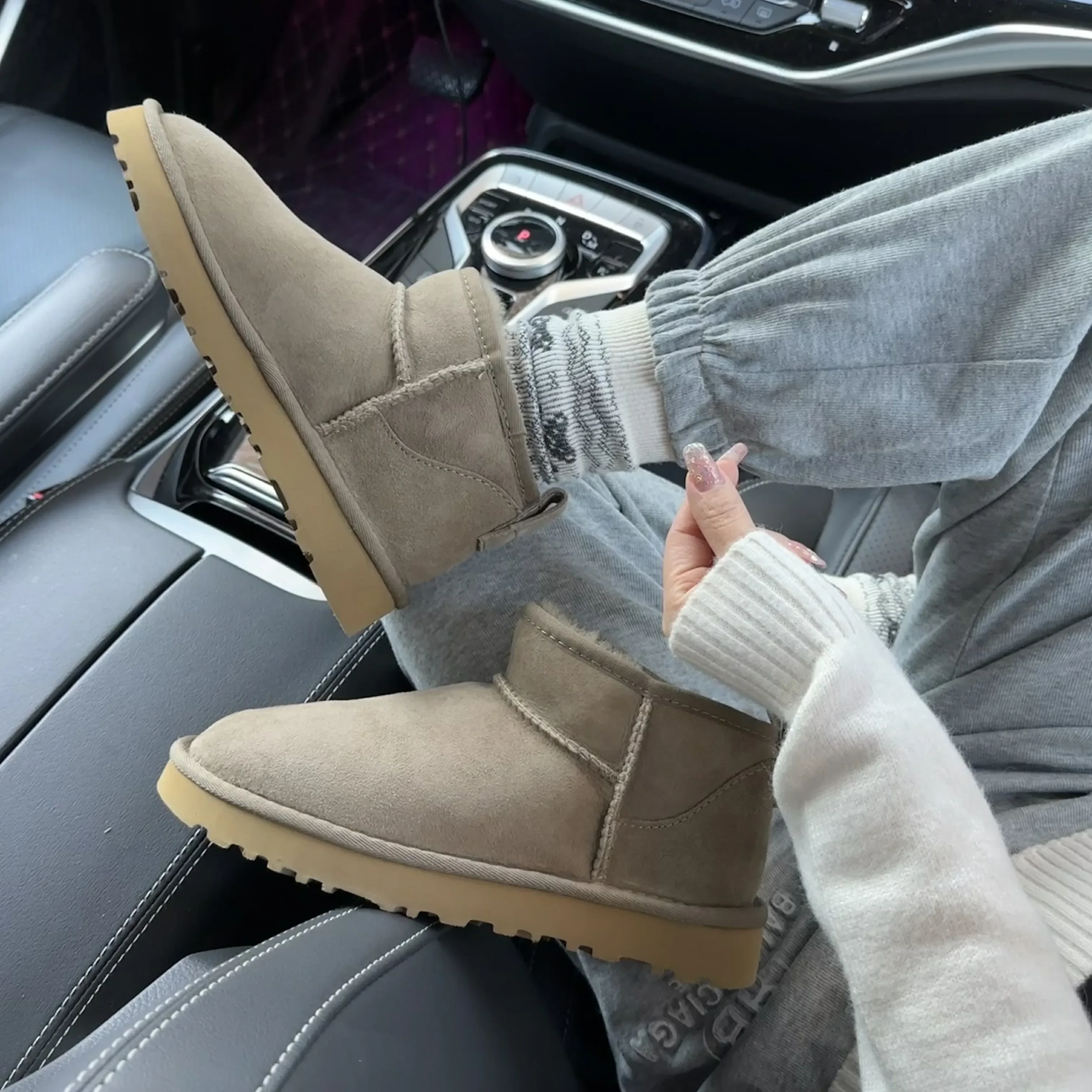 NO-LOGO!!!2025 New Classic mini Snow Boots. Combining Sheepskin and Genuine Leather, Winter Fashionable and Casual Warm Boots