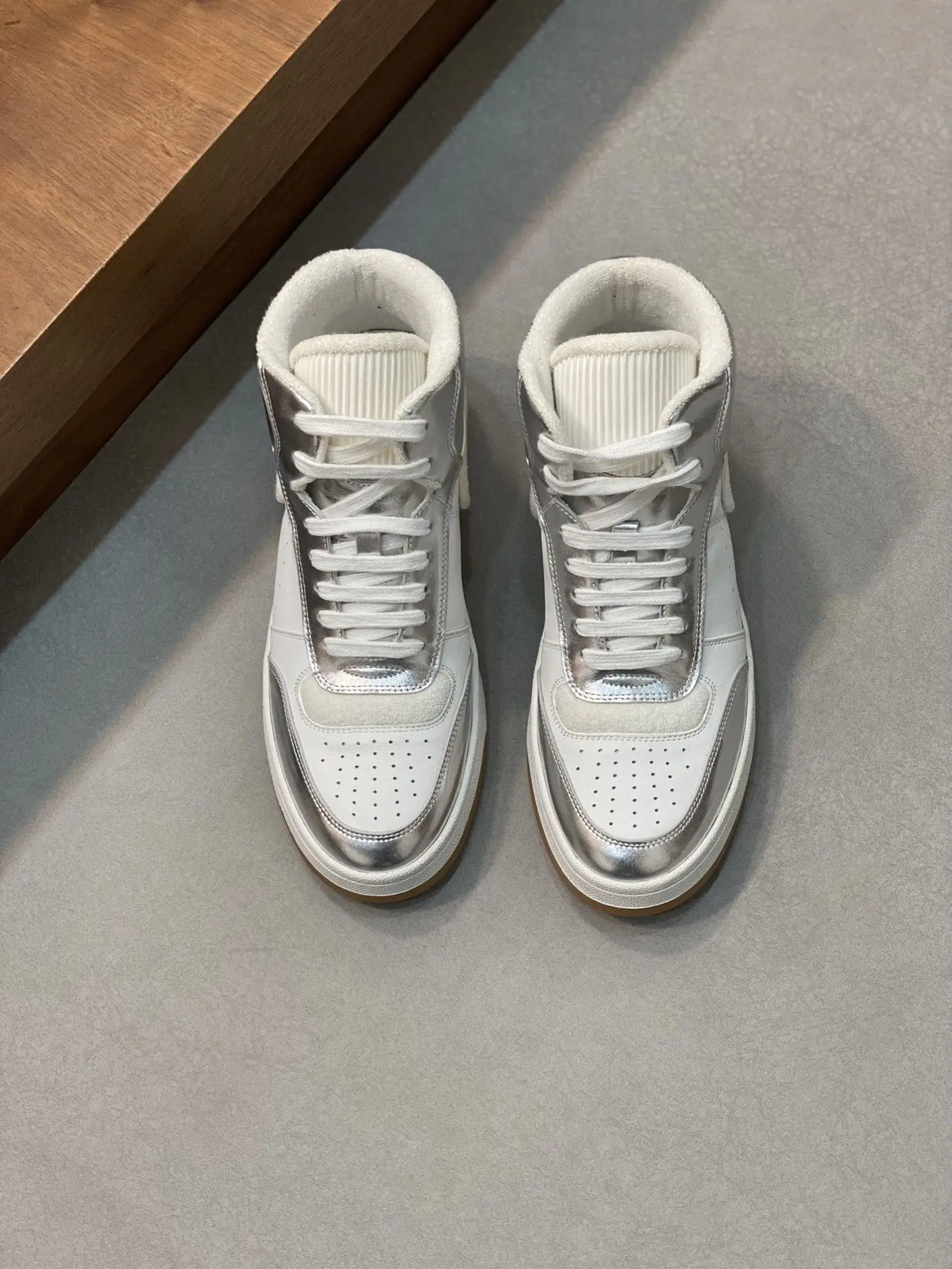 Unisex White Silver Color Block Metallic Leather Fleece Lined High Top Sneakers Perforated Breathable Casual Shoes Flat Warm Autumn Winter Street Skate Footwear for Men Women