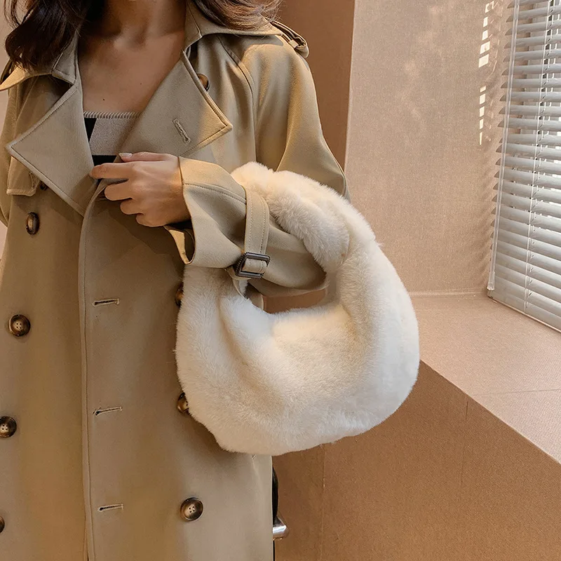 Fur Women\'s Small Half Moon Bag Luxury Warm Plush Wrist Bags for Women Fashion Furry Short Handle Clutch Cute Ladies Coin Purses