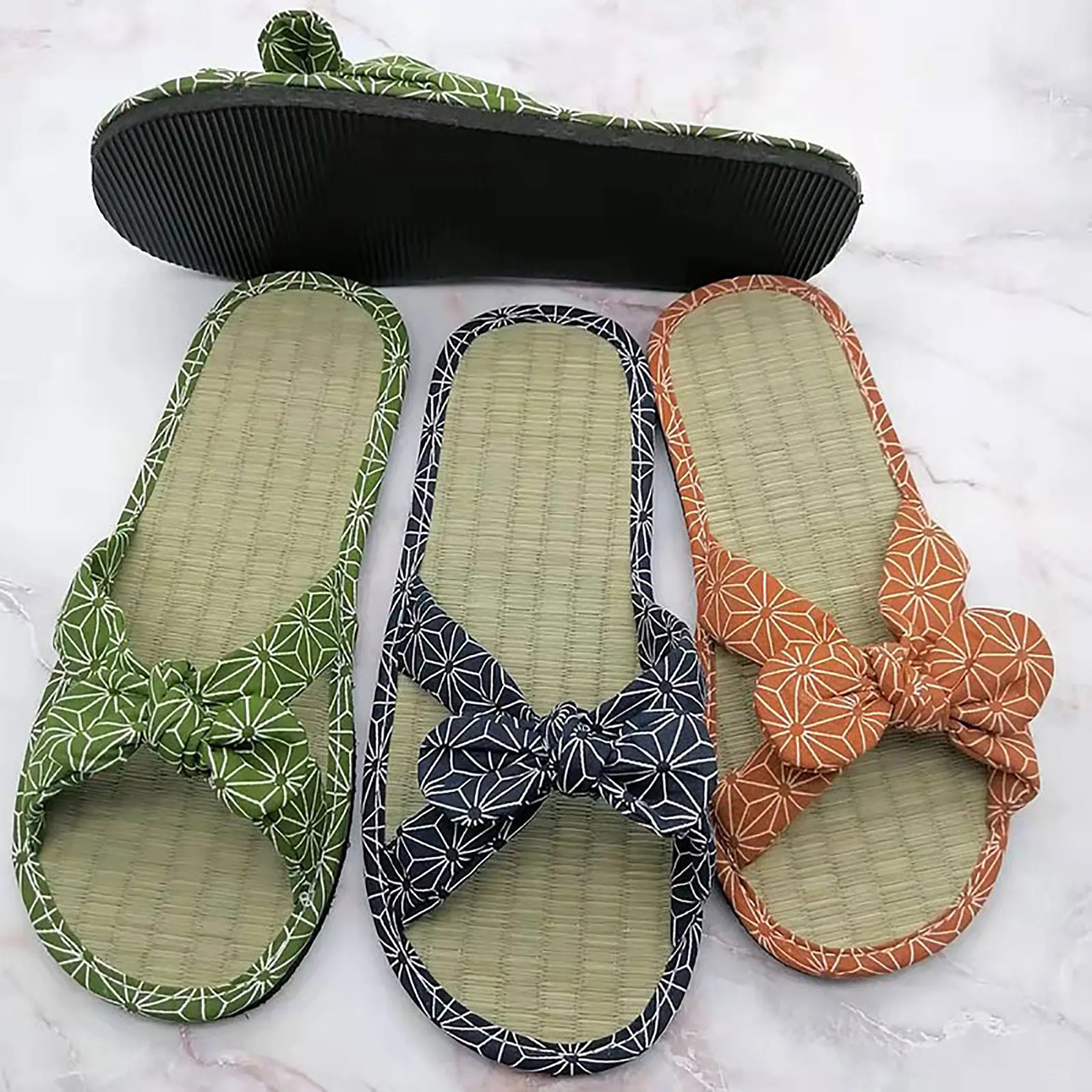 2024 Summer Newest Ladies Straw Mat Slippers Bow Rattan Grass Home Slippers Outdoor Open Toe Flat Comfortable Leisure Sandals