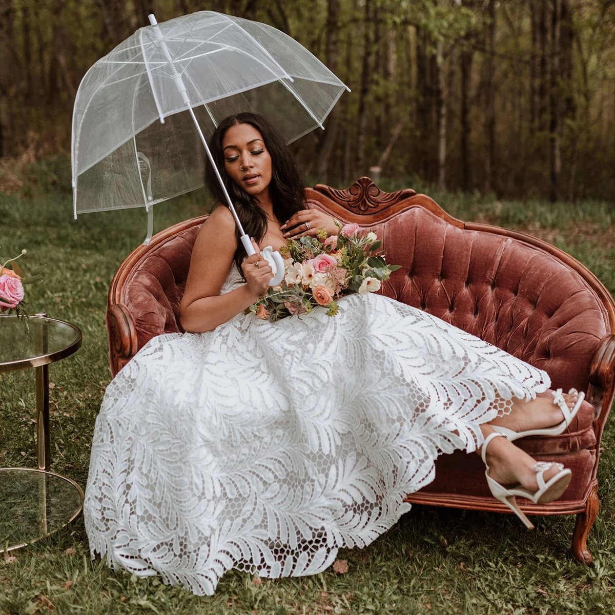 Vestido de novia bohemio sin tirantes hasta el té, vestido de novia de encaje con hojas, corte personalizado en forma de corazón para jardín, vestidos de novia románticos totalmente forrados