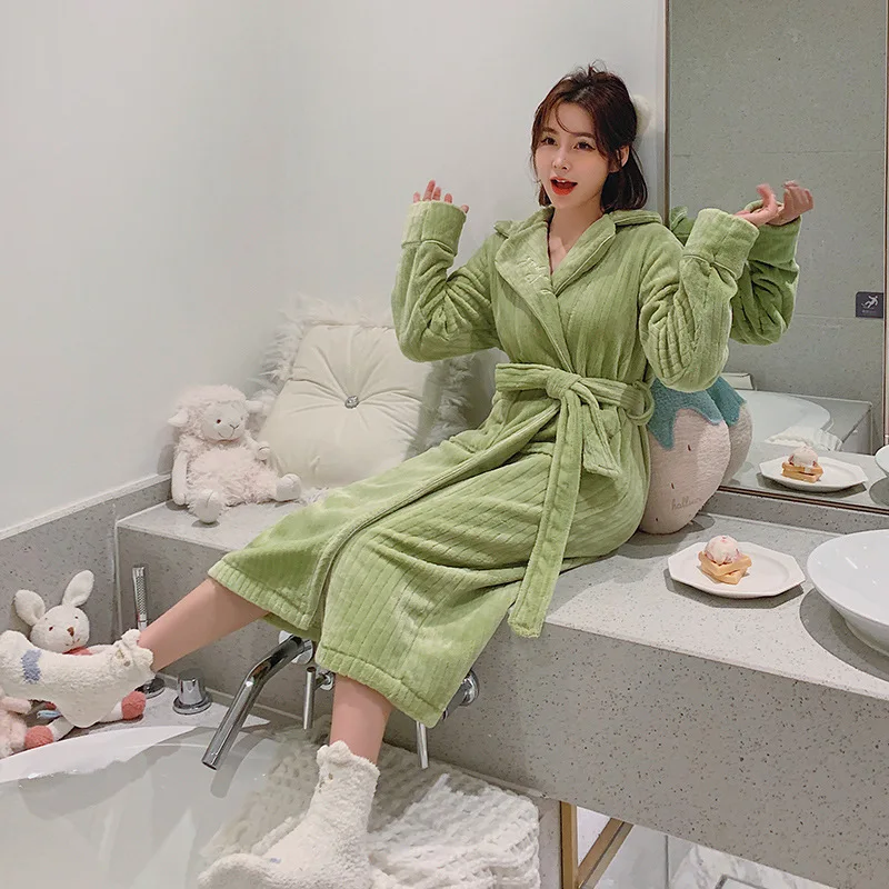 

Autumn and winter new pajamas Japanese cute girl embroidered flannel nightgown thickened warm coral fleece bathrobe