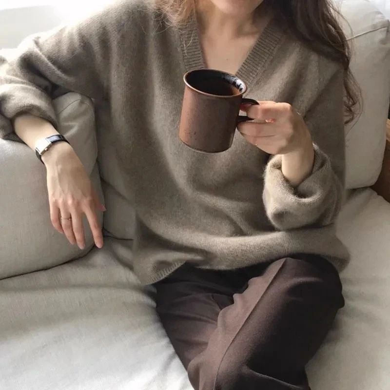 

Korean style slim casual style women's V-neck simple sweater loose lazy knitted bottoming shirt