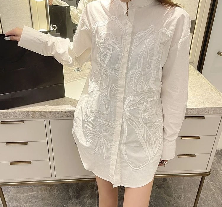 2025 Camicia bianca di media lunghezza con colletto rialzato per l'industria pesante 3D Top interno retrò