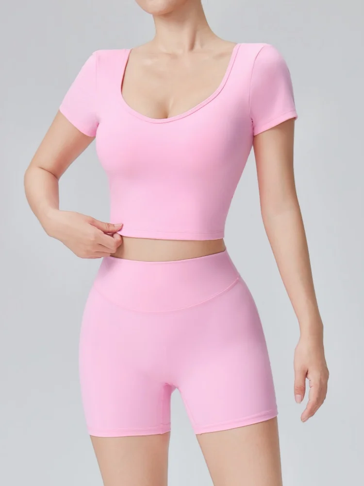 Sommerliches 2-teiliges Yoga-Sportset für Damen mit integriertem Polster, Tanktop mit überkreuztem Rücken, schnell trocknende, eng anliegende Shorts, schmal geschnittenes Lauf- und Fitness-Outfit – Detail 7