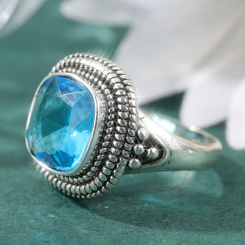 Exquisiter quadratischer, mit Meeresblau-CZ-Steinen besetzter Damenring, Vintage-Silberfarbe, handgeschnitzt, für den täglichen Gebrauch, Partyschmuck, Jubiläumsgeschenk – Detail 3
