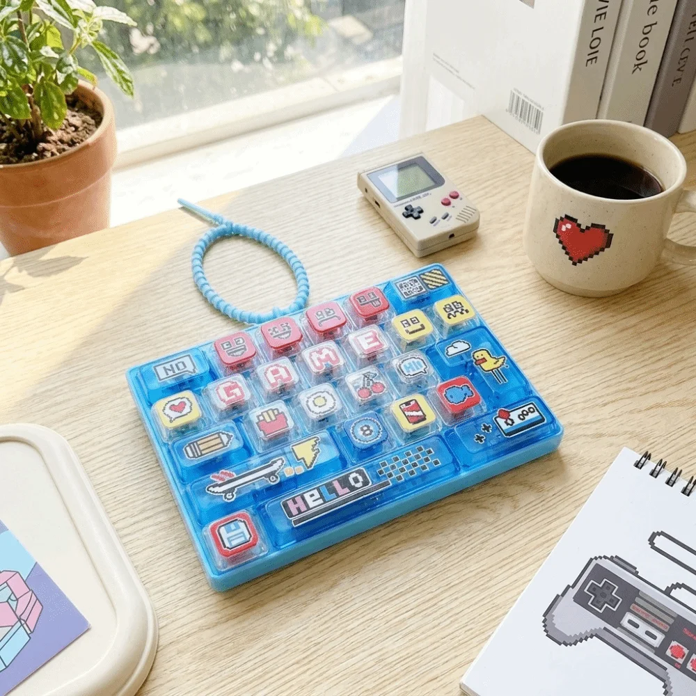 Creative 26-Keycap Keychain Cartoon Pattern Pixel Button Fidget Gadget Portable Design Hand-play Pendant Sensory Charm Bag Charm