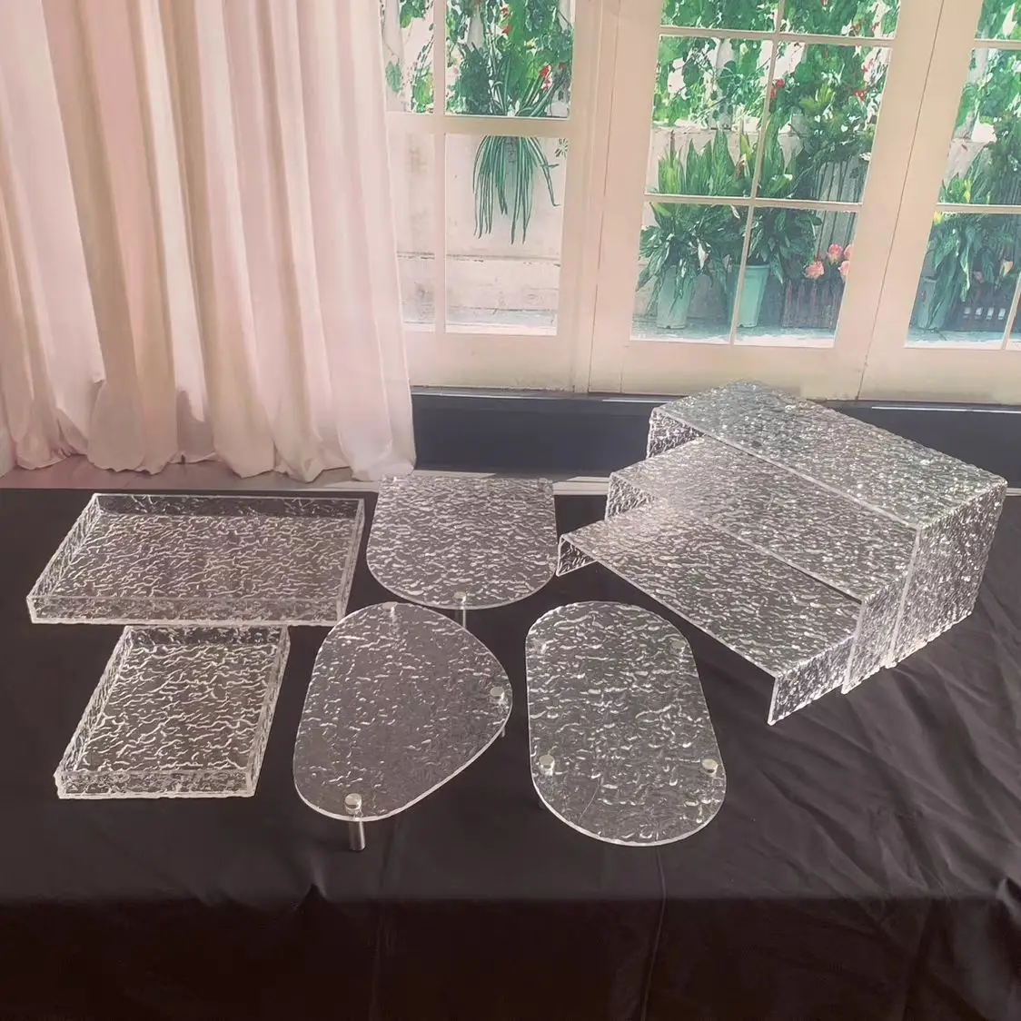 

U Shape Acrylic Display Riser Stand, Clear Jewelry Display Riser Shelf Showcase For Dessert Cupcake Shoes Anime Figure Display