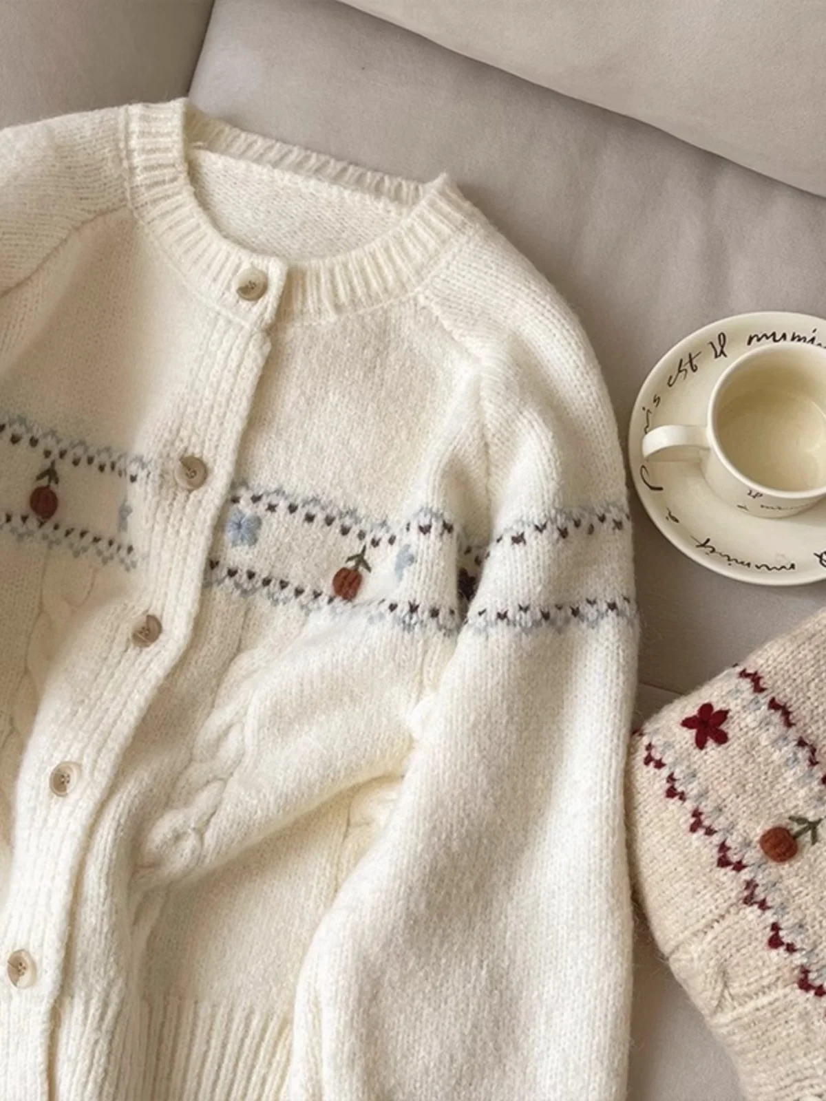 

Вязаный кардиган на тему Cisas, женская модная зимняя верхняя одежда, свитер с вышивкой, теплый пушистый све, круглый топ